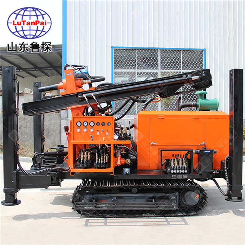 CJD-200履帶式氣動(dòng)水井鉆機(jī)1.jpg