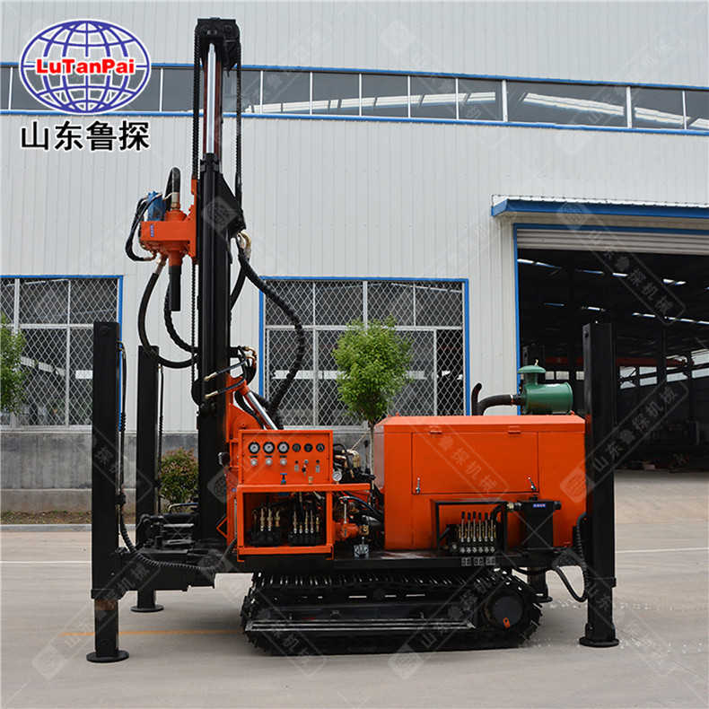 CJD-200履帶式氣動(dòng)水井鉆機(jī)2.jpg
