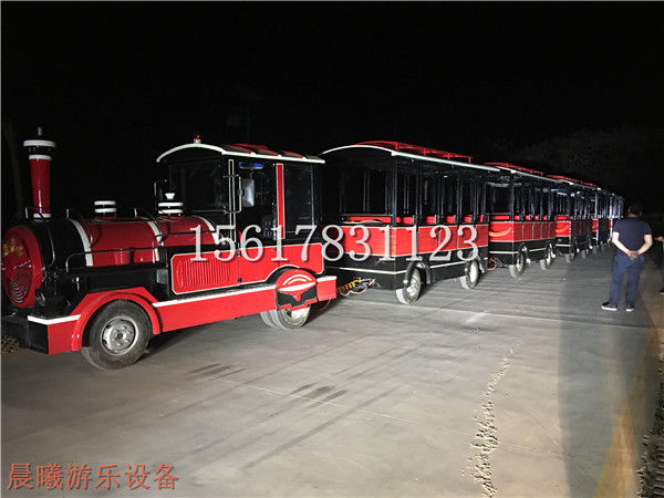 5、影响电池充电效果和寿命的因素太多了,比较明显的如温度等,关键还有公园观光小火车使用方法。好多公园观光小火车的说明书好像全部是笑话,比如逆风、上坡条件要助力,最好不要用电不要带人,其实大家也要注意,目前的公园观光小火车技术上,电池提供的最后效果,应该是助力为主,如果强行启动使用以及带人,恐怕耗电情况或者说对电池的损伤情况,不仅是1倍数的关系。