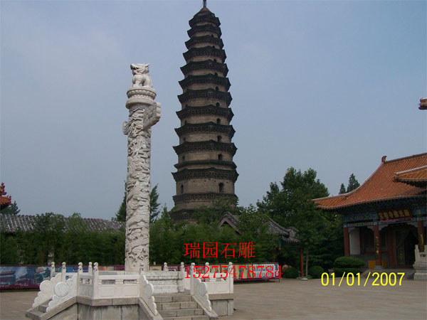 龍柱