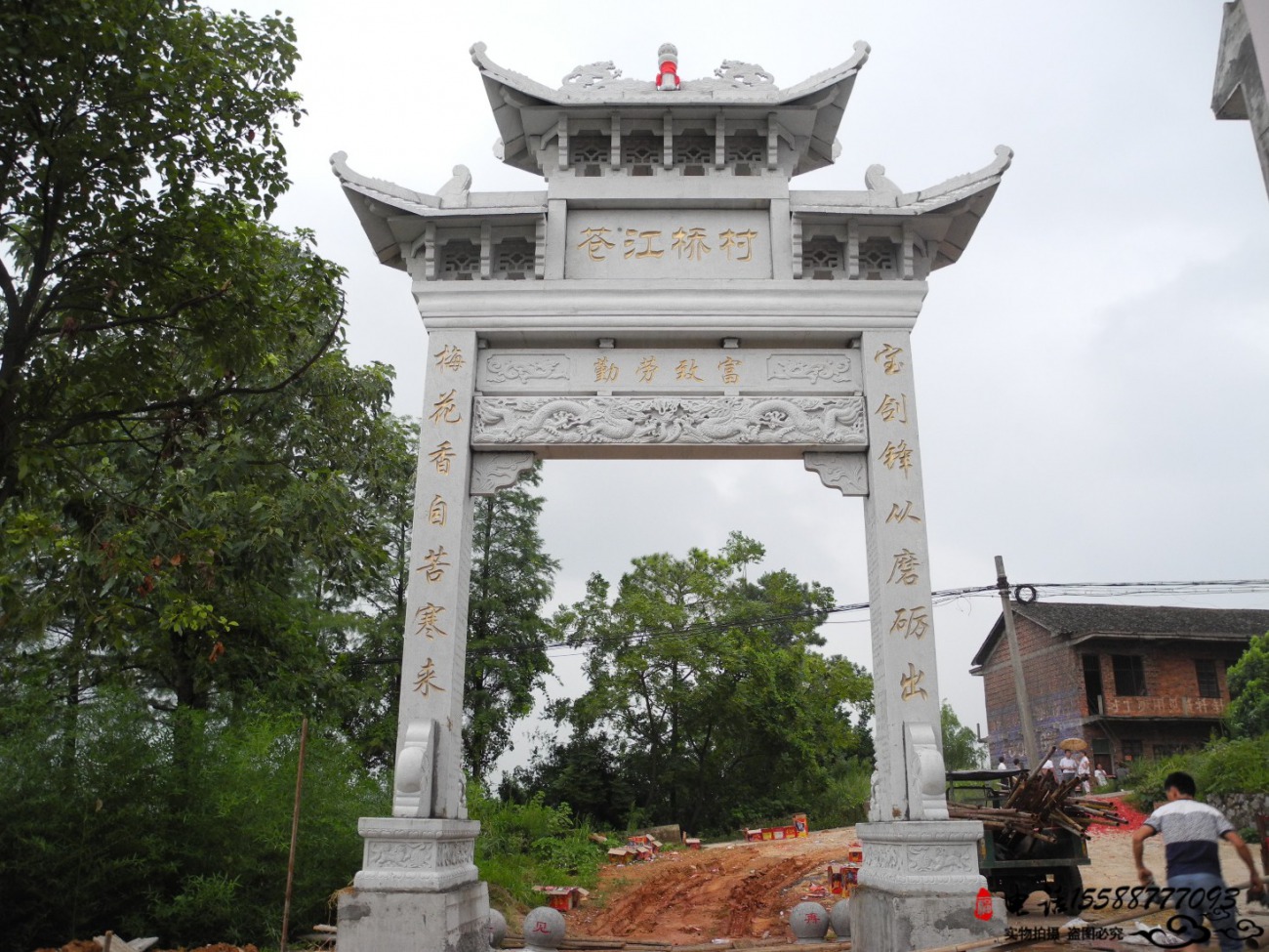 農(nóng)村石牌坊風(fēng)格常見的石門樓