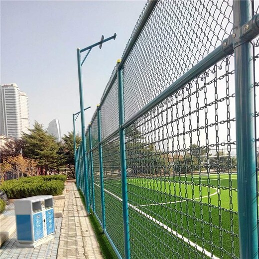 青岛铁链网，足球场围网厂家设计安装
