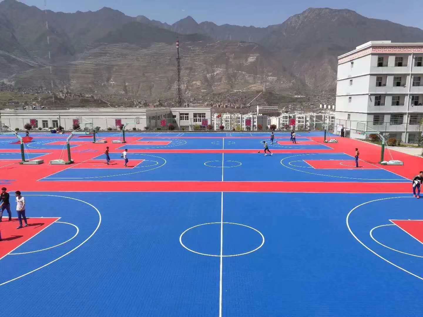 郑州第二代弹扣米格拼装地板适用于各种运动场所
