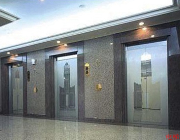電梯1.jpg
