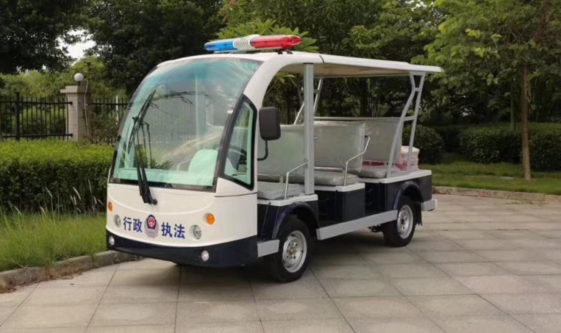 8F巡逻车.jpg