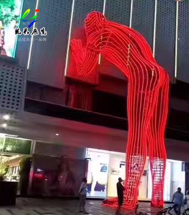 燈光節(jié)造型燈-偷窺.jpg
