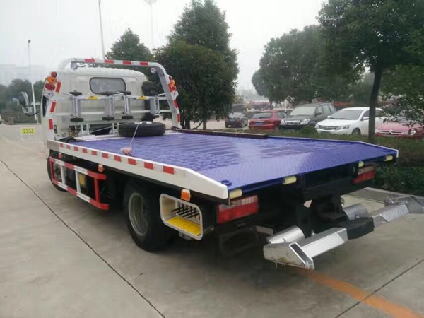 东风清障车多少钱			_道路清障车