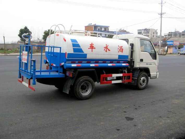 东风小型喷洒车_园林洒水车价格