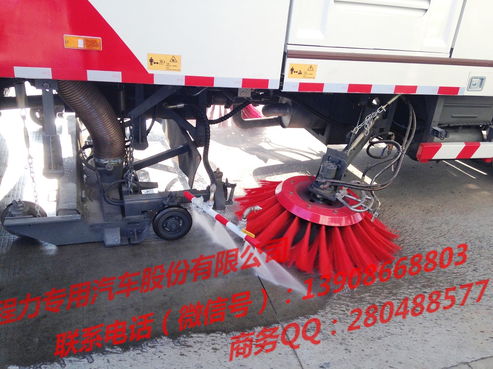17吨多利卡扫地机价格_纯电动小型道路清扫车