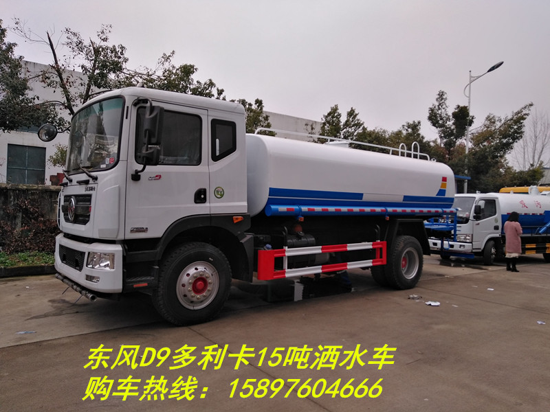 3950轴距多利卡洒水车_东风多利卡D9保温运水车_CLW65QZF-40/45N洒水泵多少钱