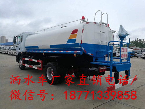 进口水车_多功能环卫洒水车