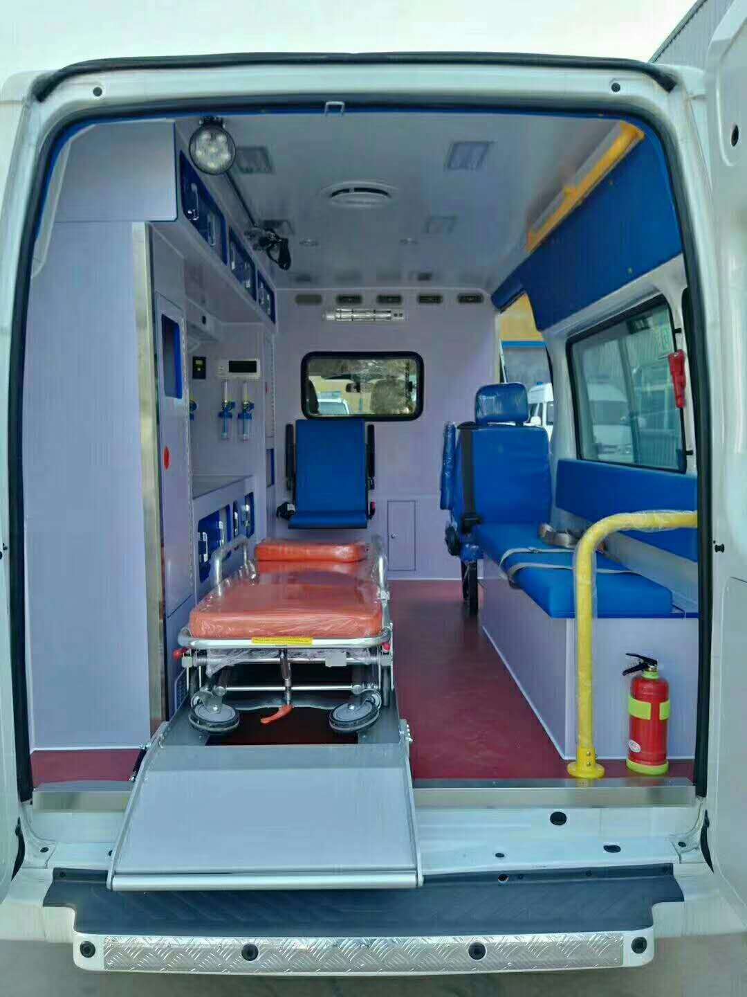 上汽大通医疗救护车图片_福特V362救护车价钱