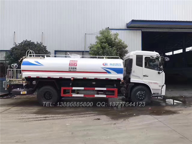 东风福瑞卡洒水车_东风小霸王绿化洒水车