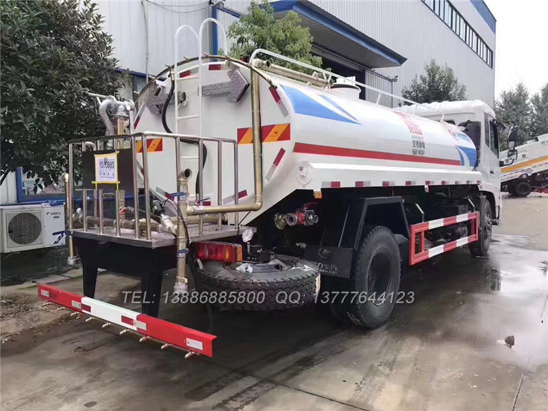 东风福瑞卡洒水车_东风小霸王绿化洒水车