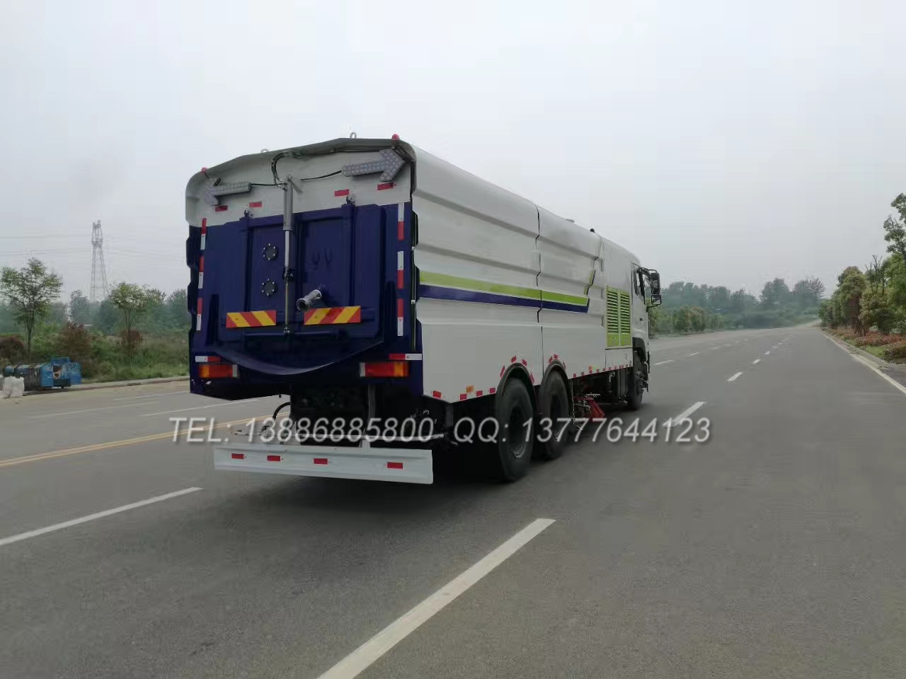 5方扫路车_多利卡洗扫车价格_新型小型湿式扫地车