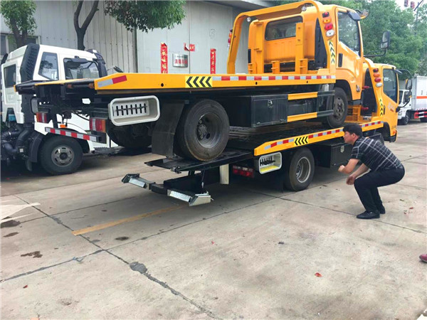 解放黄牌国五全新道路清障车_小型救援拖车品牌