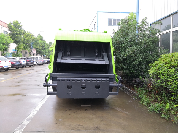 广元市东风压缩垃圾车现货出售a,中型垃圾车