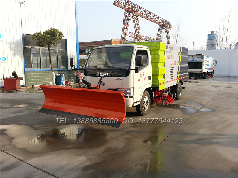 六盘水市柴油版驾驶扫地车_15吨洗扫车价格_长安小型扫路车的价格