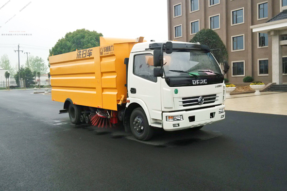 多功能洗扫车厂家_大型洗扫车