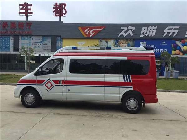 惠州市大通长轴救护车改装厂_大通救护车