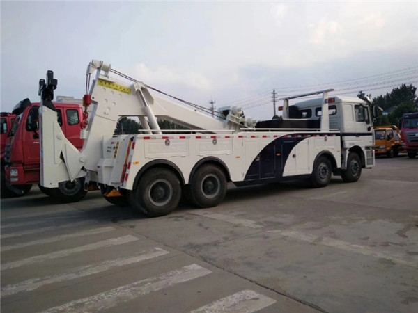 白沙黎族自治县高速清障车生产厂家_拖吊道路救援车