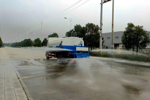 多功能水车_小型水罐车