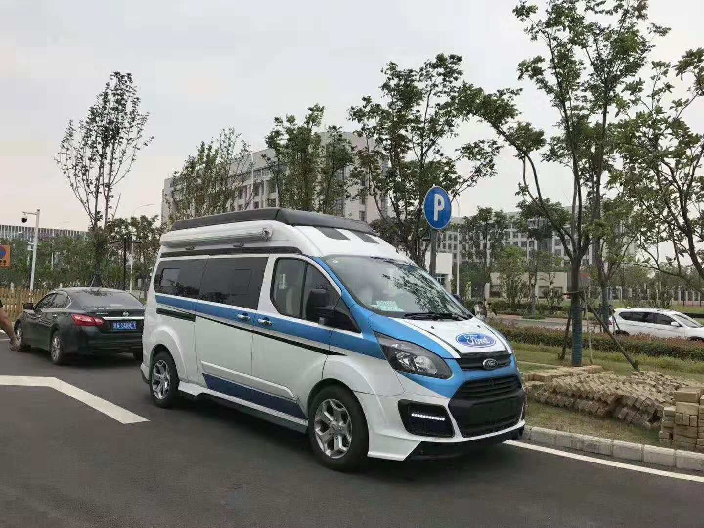 国五江铃福特新全顺b型中轴中顶房车_自行式房车