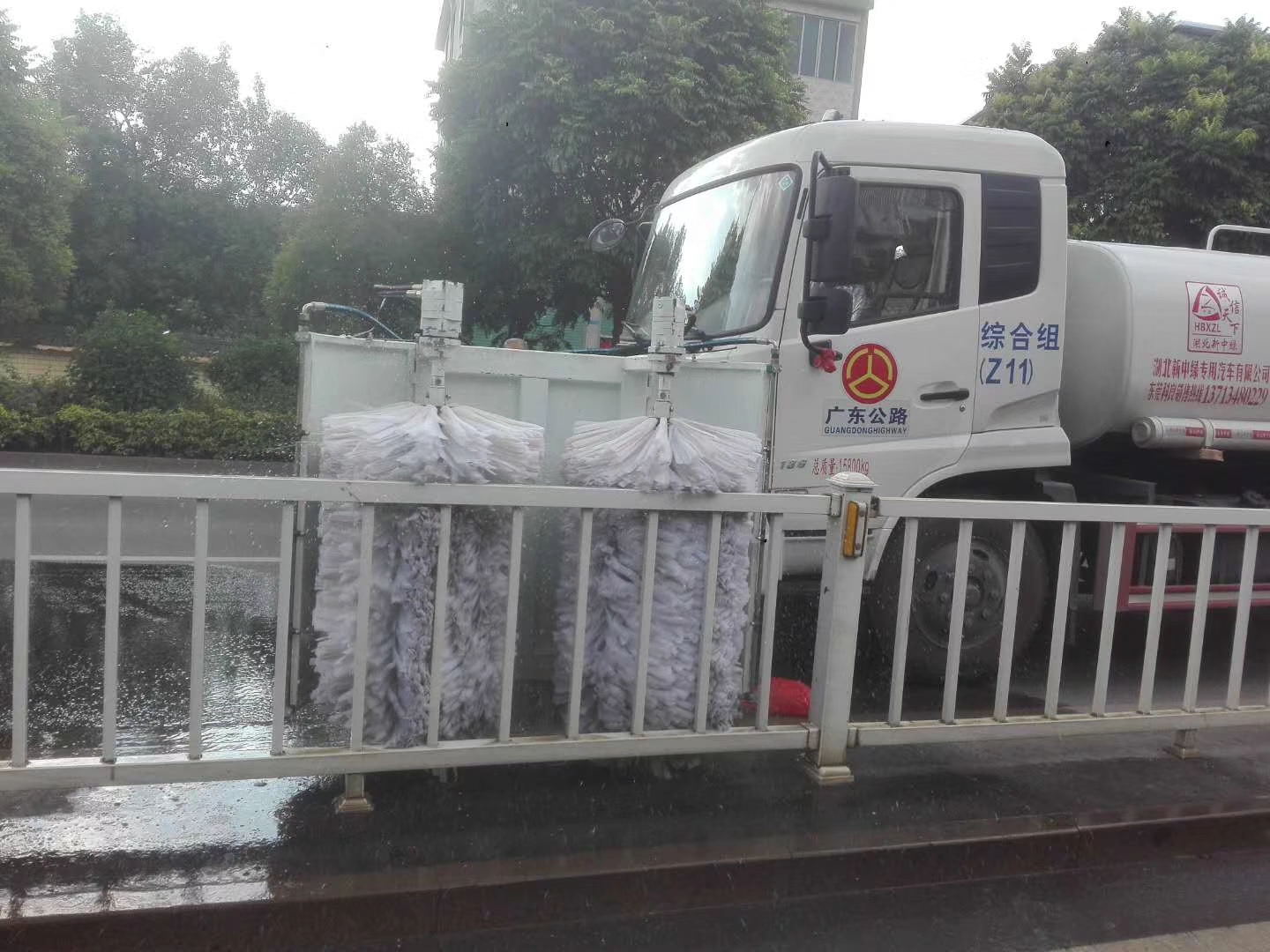 许昌市5吨护栏清洗车销售价格_道路护栏清洗车