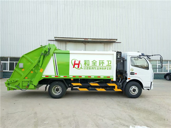 芜湖市东风多利卡环卫垃圾车现车_压缩式垃圾车刮板