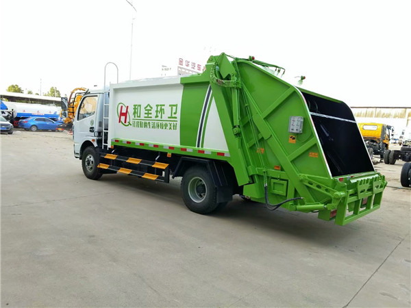 芜湖市东风多利卡环卫垃圾车现车_压缩式垃圾车刮板