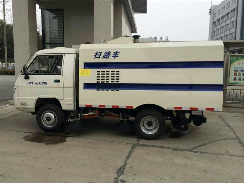 甘孜藏族自治州路面吸尘车8吨厂家