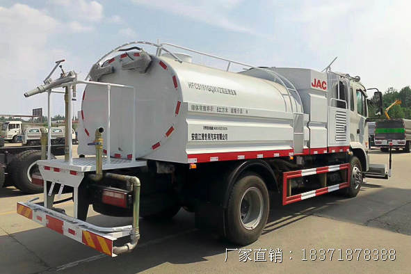 安阳市东风多功能路面清洗车_微型道路清洗车