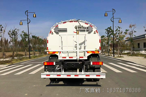 安阳市东风多功能路面清洗车_微型道路清洗车