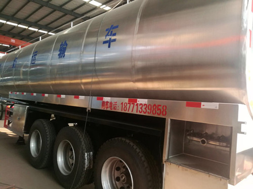 20吨东风食用油运输车厂址_后四鲜奶运输车