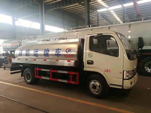 20吨东风食用油运输车厂址_后四鲜奶运输车