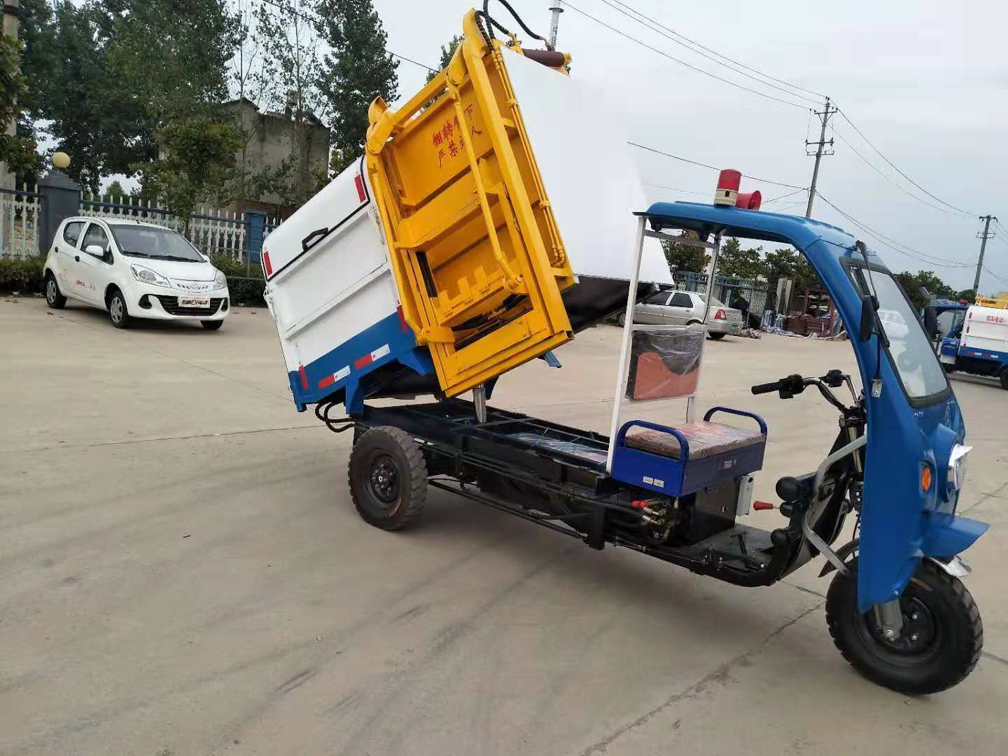 餐厨垃圾回收车_收运垃圾车_东风餐厨垃圾车