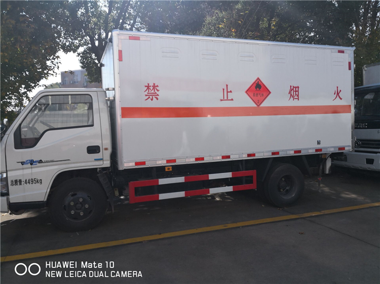 的易燃液体厢式运输车|国五易燃液体运输车