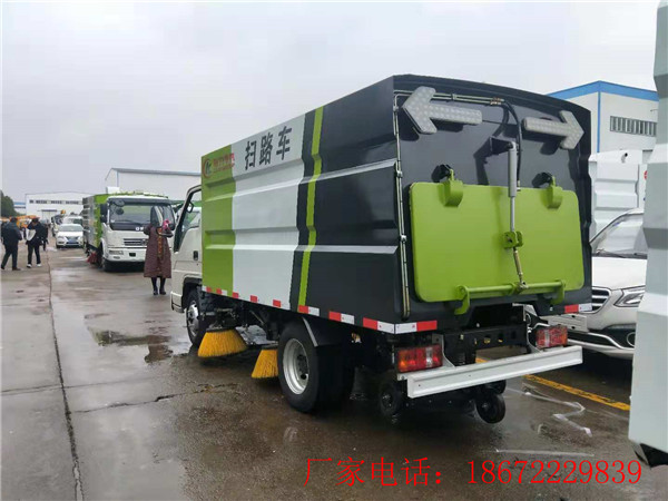 小型扫路车_低廉环保扫路车