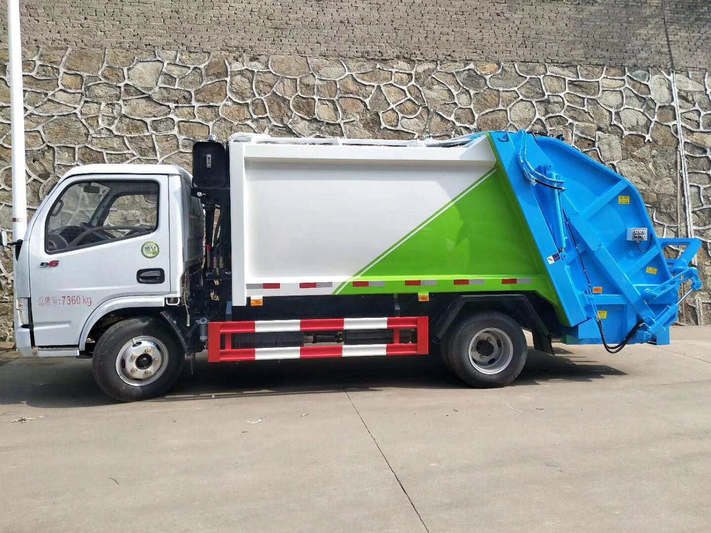 东营市游戏垃圾车_货箱可卸式垃圾车
