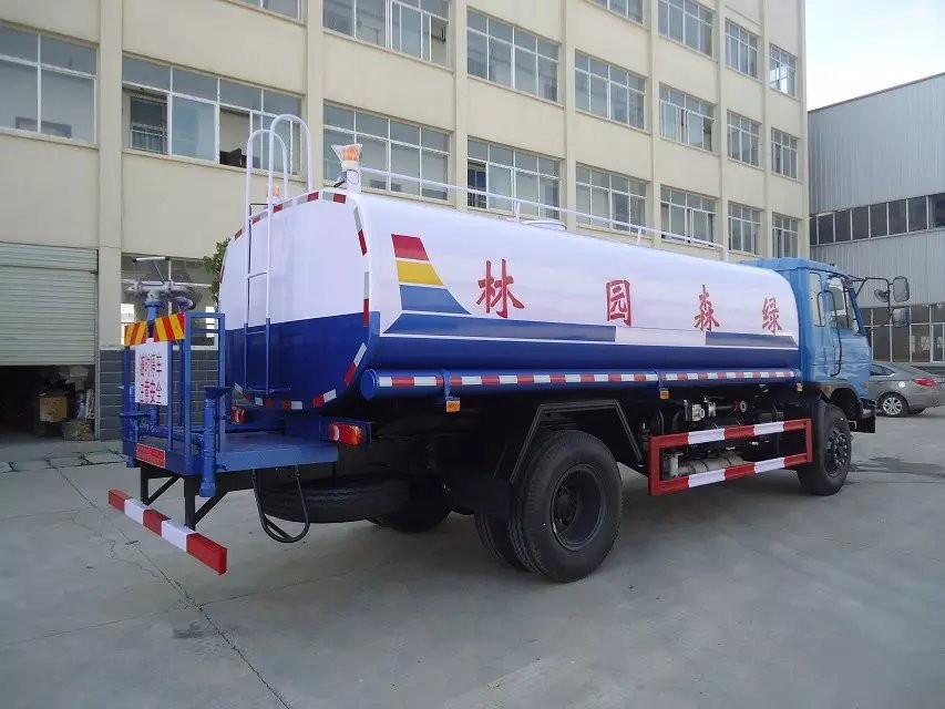 东风多利卡公路洒水车 _新款15吨澡堂运水车在哪买