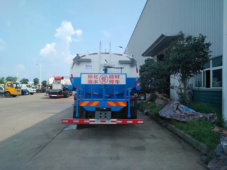 汕头市东风底盘15吨保温运水车厂家 _洒水车的视频