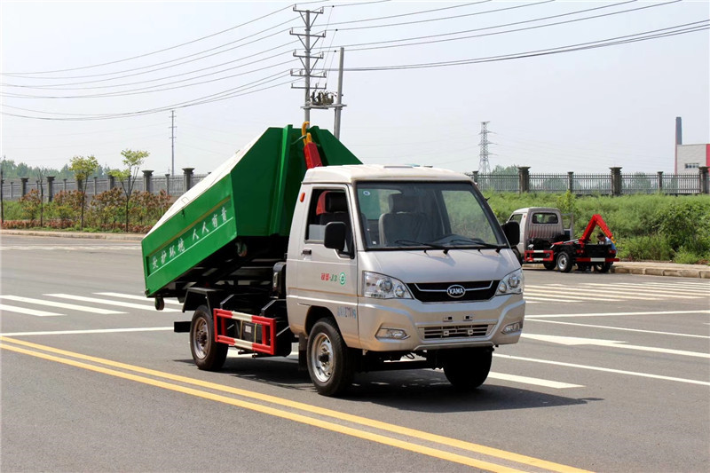 长安垃圾清运车_自卸式垃圾车配置_品牌垃圾车电话