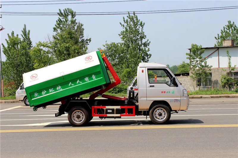 长安垃圾清运车_自卸式垃圾车配置_品牌垃圾车电话