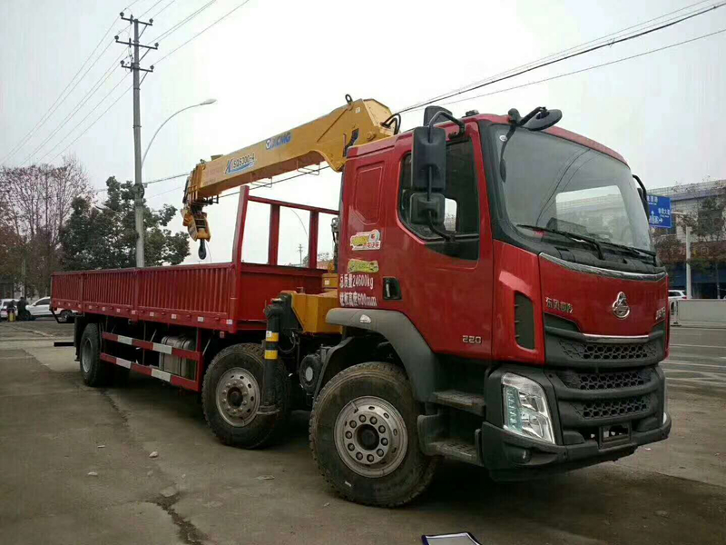 小三轴乘龙柳汽随车吊报价随吊车