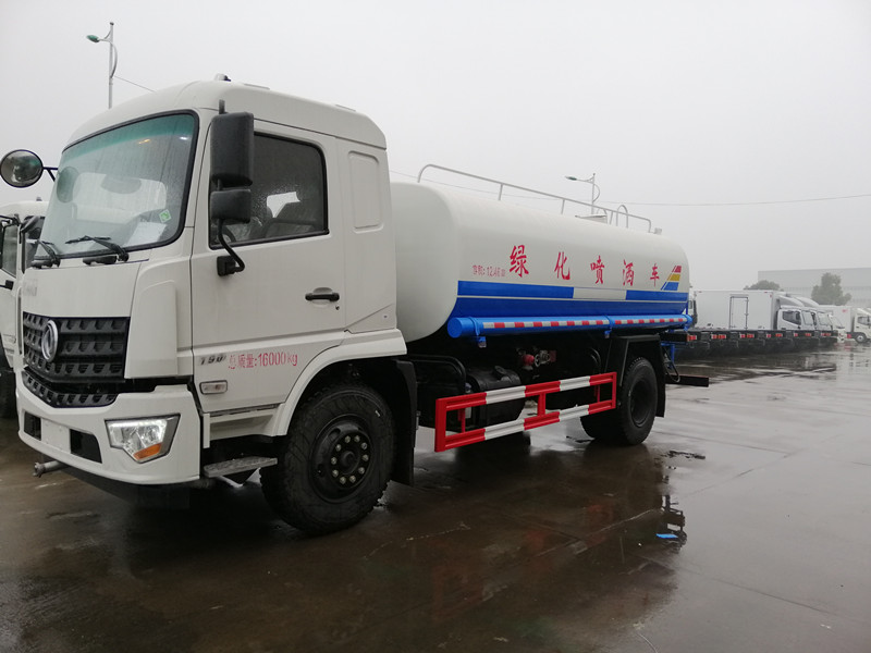 晋中市工程洒水车价格十五吨_东风T5澡堂运水车厂家