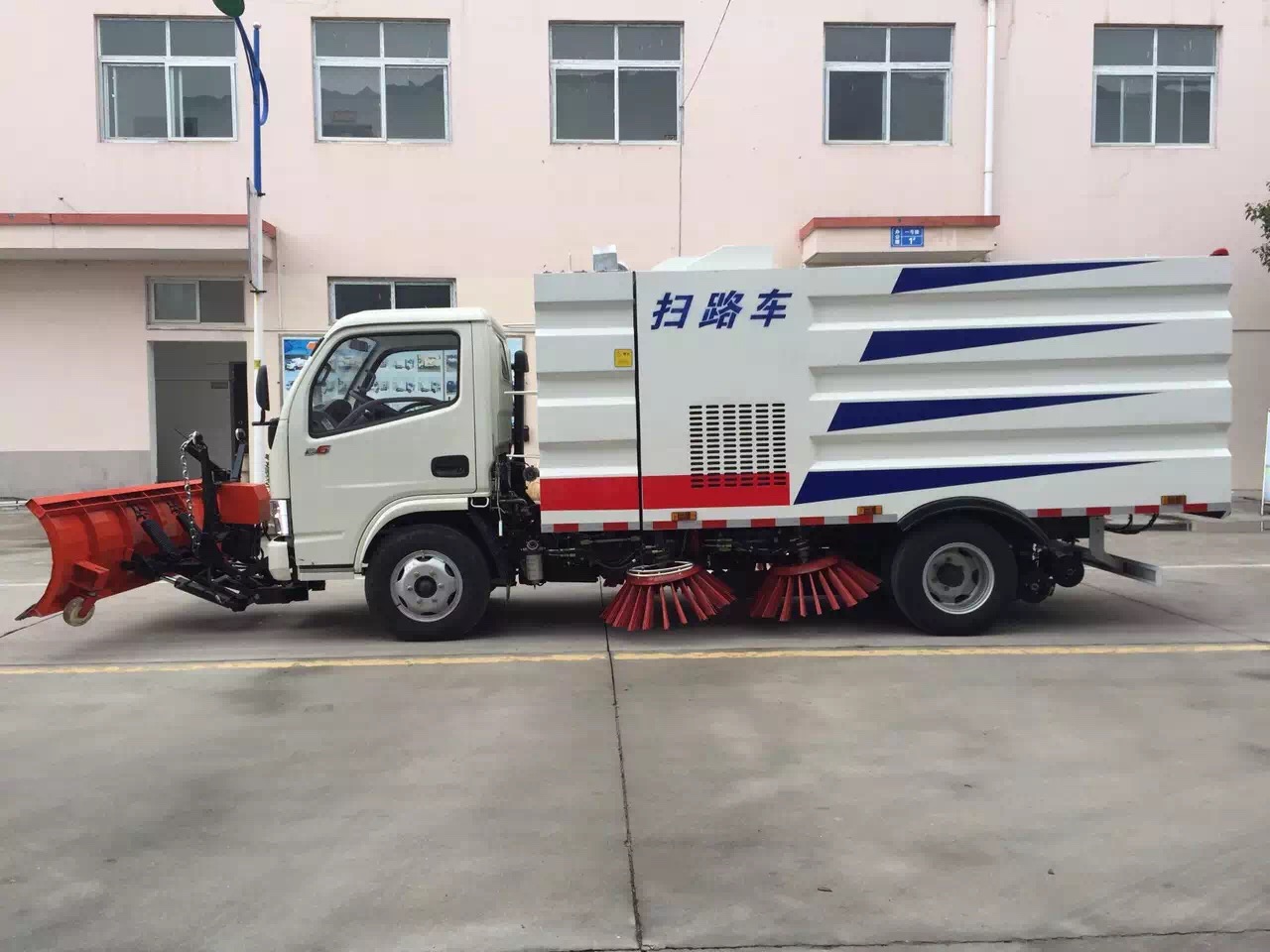 程力10吨扫路车  _环卫保洁清洗扫路车