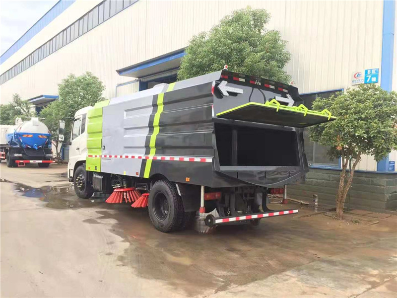 揭阳市物业道路清扫车图片_柴油吸尘清扫车价格