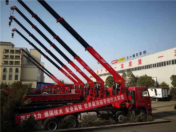 忻州市三一2吨蓝牌随车吊_2吨随车吊厂家