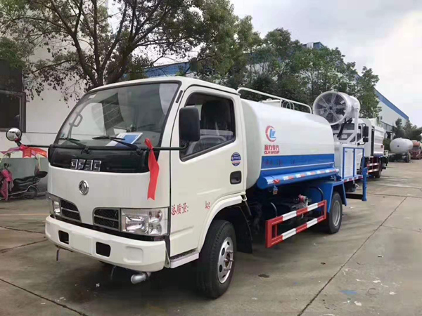 东风多利卡五方绿化喷洒车_洒水车5吨的价格