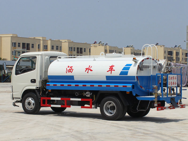 东风多利卡五方绿化喷洒车_洒水车5吨的价格